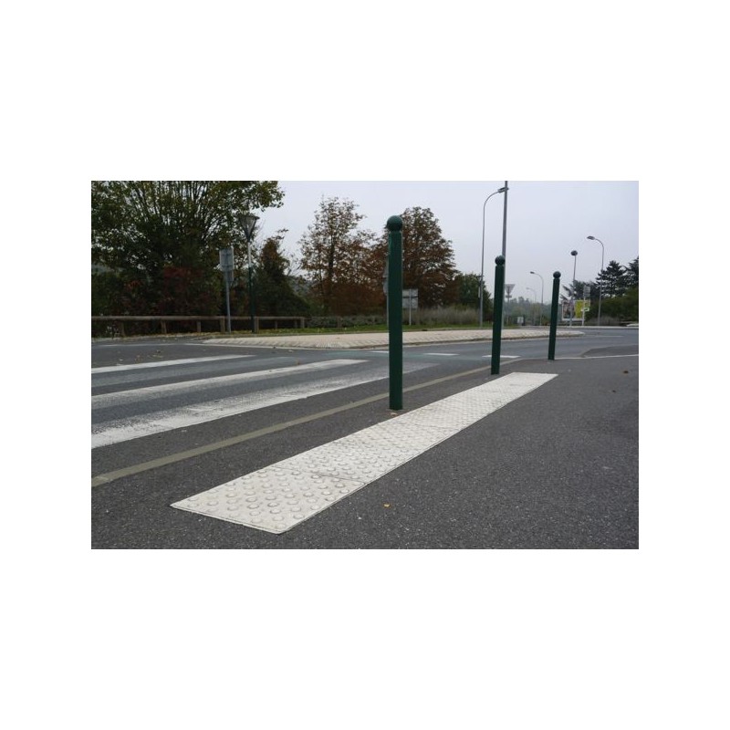 DALLE PODOTACTILE CLOUS CAOUTCHOUC 810X420X7